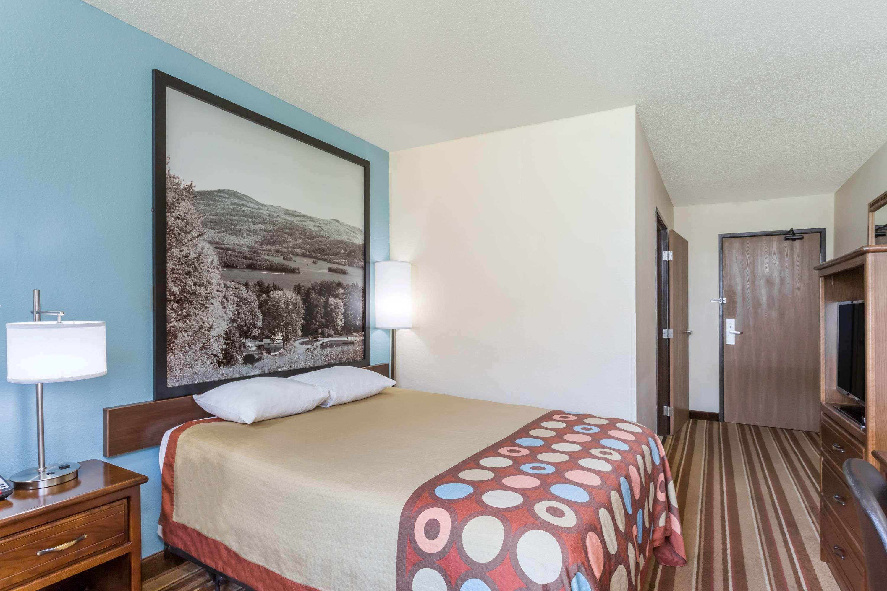Super 8 By Wyndham Danville Va Buitenkant foto