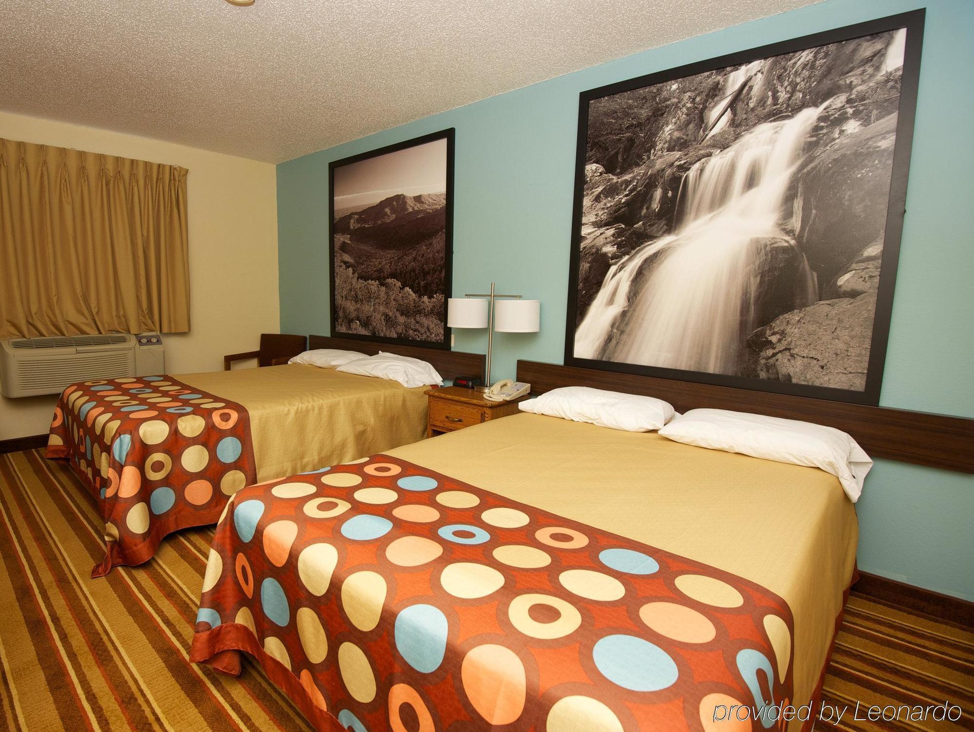 Super 8 By Wyndham Danville Va Buitenkant foto